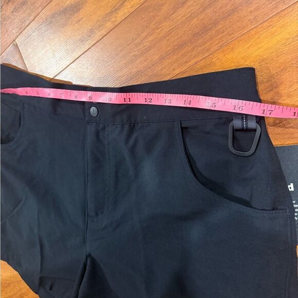 BASS OUTDOOR Women’s Wicking Shorts with Side Pockets & Elastic Waist, Black NWT - Picture 2 of 11